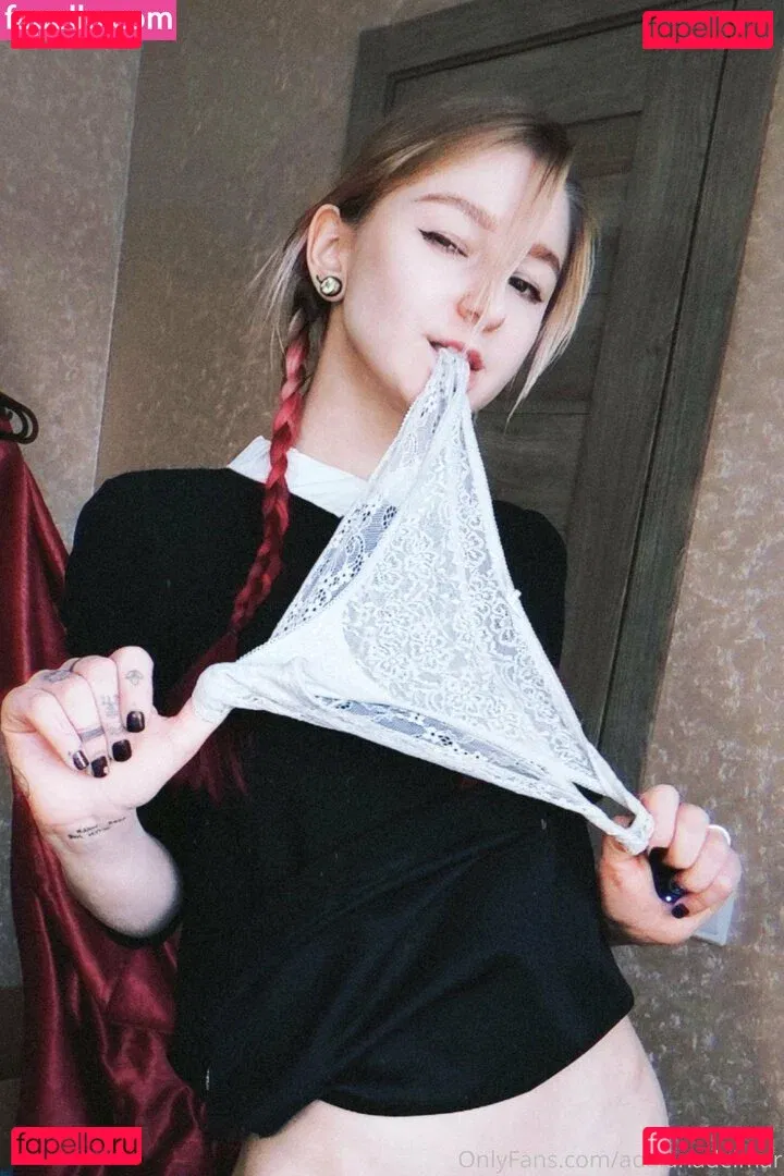 Lana Delmar Onlyfans Photo Gallery 