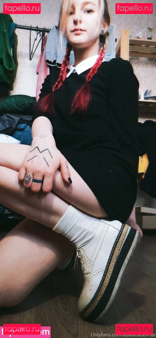 Lana Delmar Onlyfans Photo Gallery 