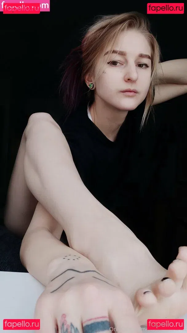 Lana Delmar Onlyfans Photo Gallery 