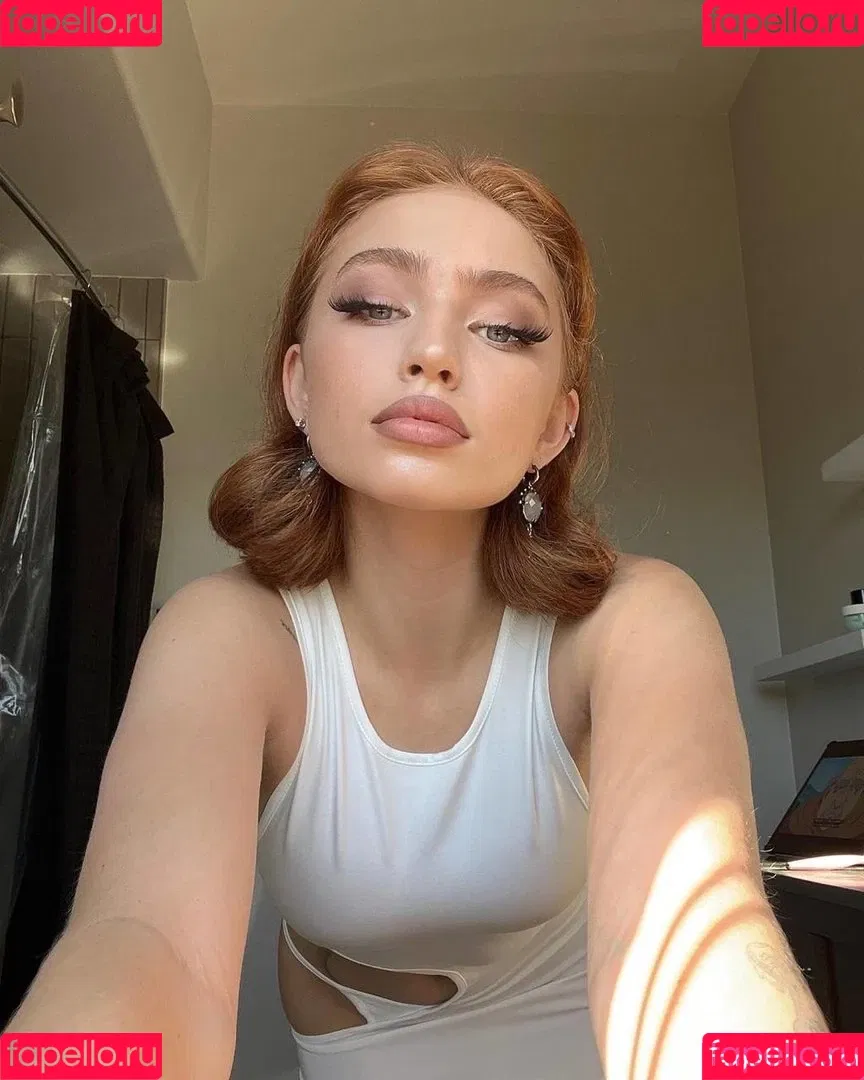 Renata Valliulina Onlyfans Photo Gallery 