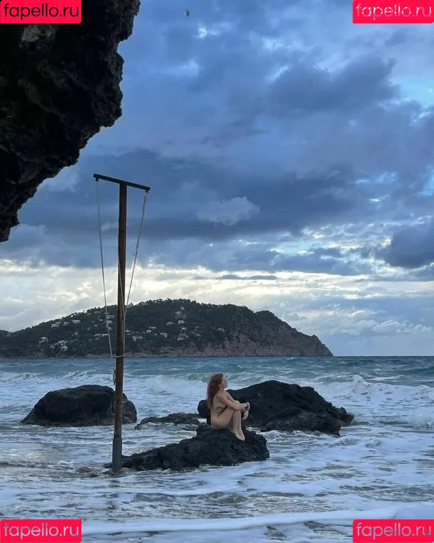 Renata Valliulina Onlyfans Photo Gallery 