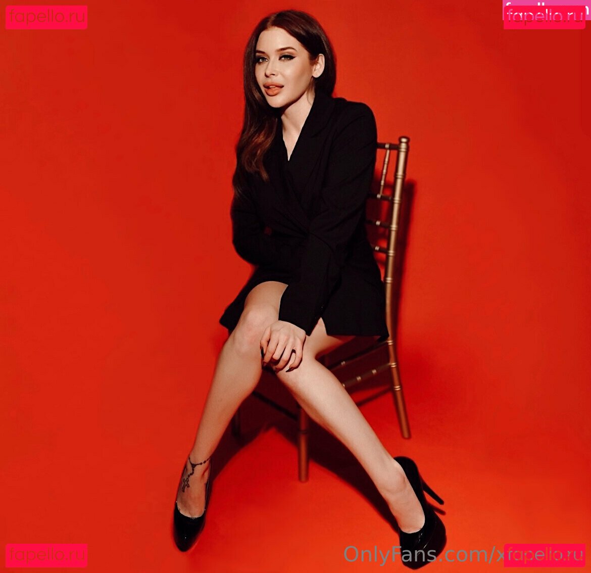 Renee Olstead / xorenee Onlyfans Photo Gallery 