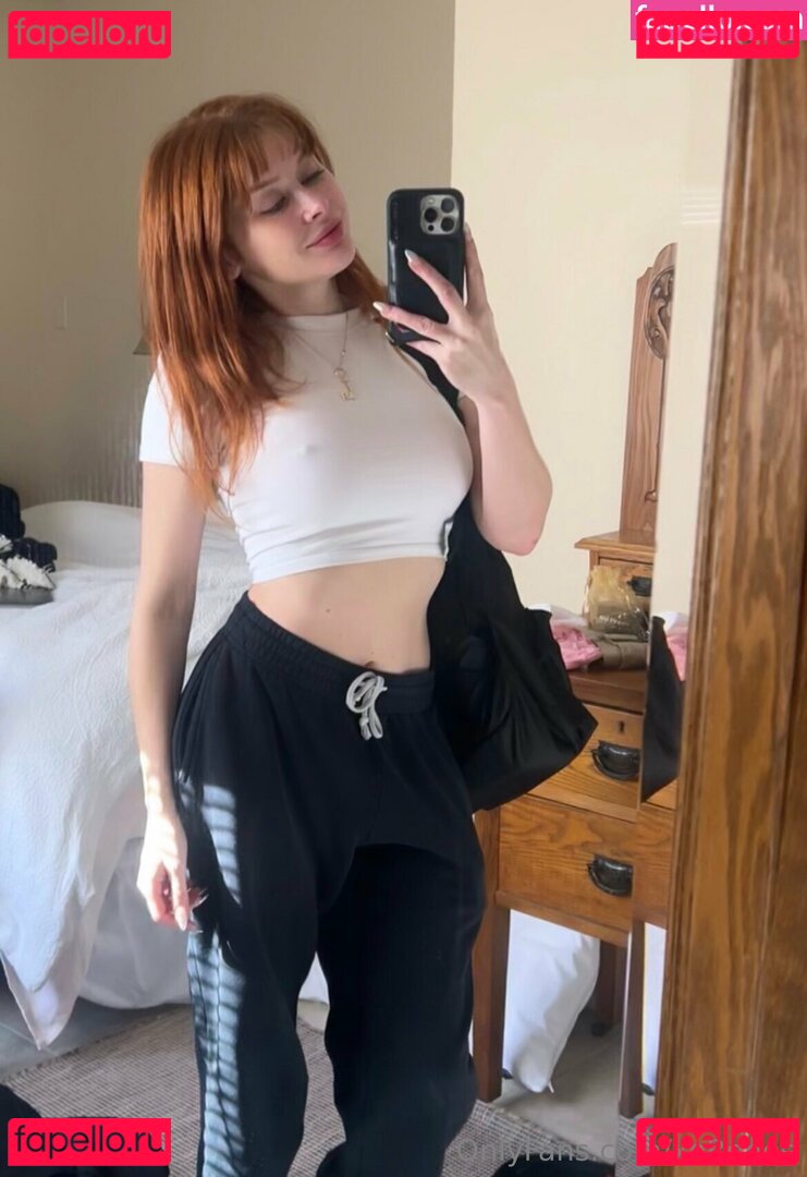 Renee Olstead / xorenee Onlyfans Photo Gallery 