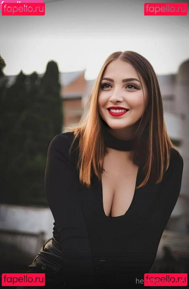 strangerhelly Onlyfans Photo Gallery 