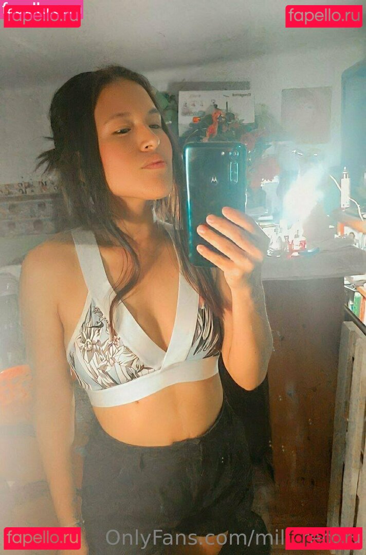 mili_red13 / missrn13 Onlyfans Photo Gallery 