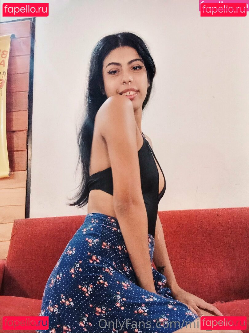 mili_red13 / missrn13 Onlyfans Photo Gallery 