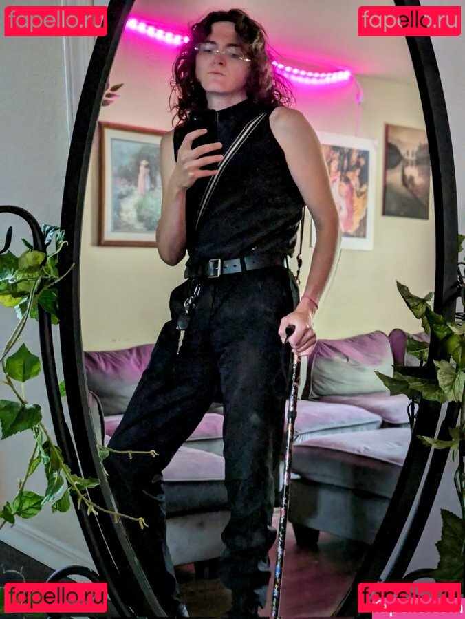 Flowers_Abaddon / homewithroo Onlyfans Photo Gallery 