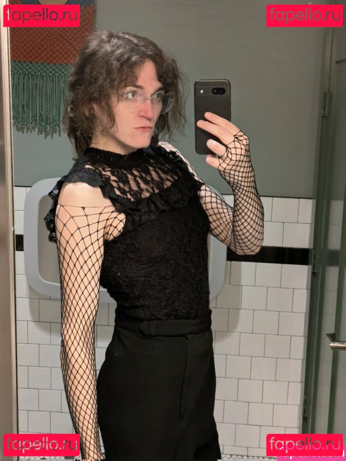 Flowers_Abaddon / homewithroo Onlyfans Photo Gallery 