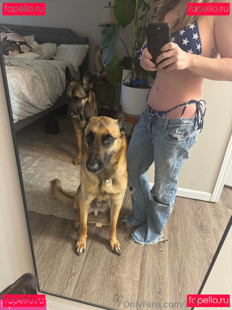 addiebears / justaddiewater Onlyfans Photo Gallery 