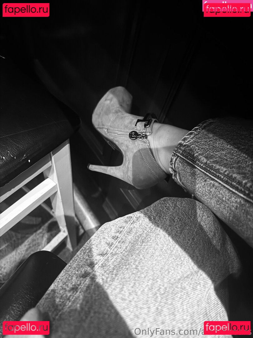 addiebears / justaddiewater Onlyfans Photo Gallery 