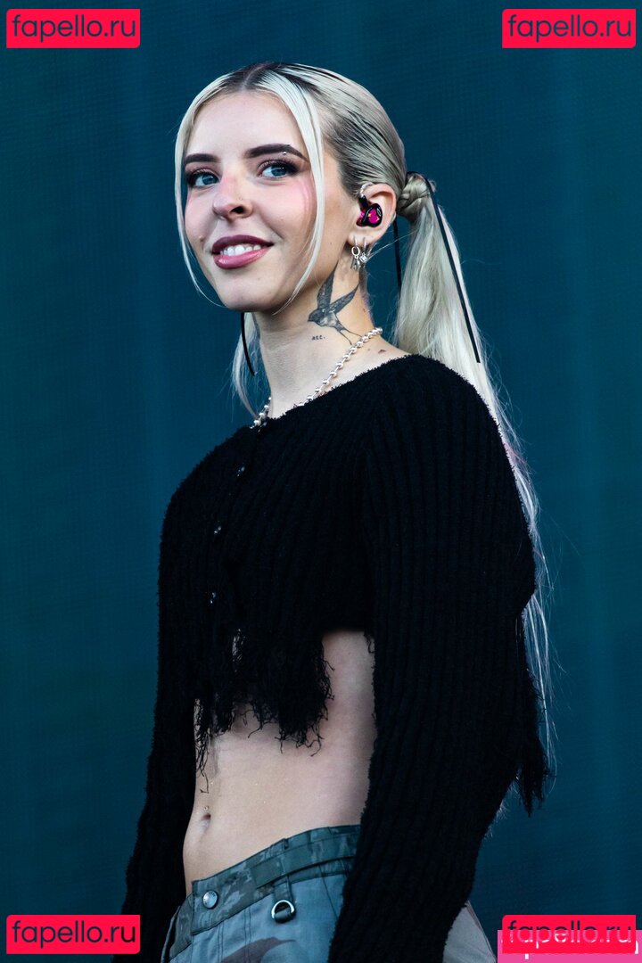 Young Miko / itsyoungmiko / sinacdr Onlyfans Photo Gallery 