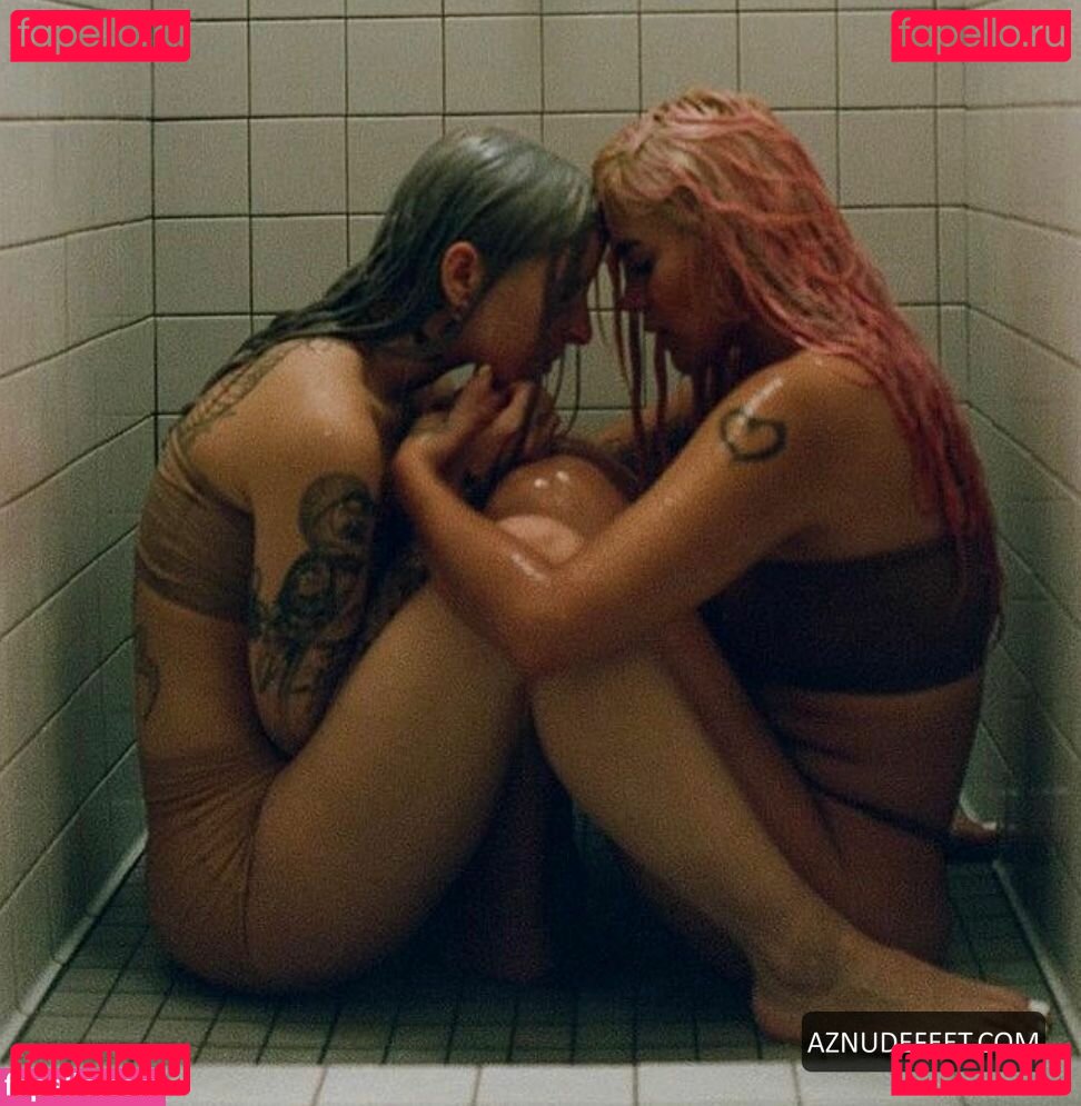 Young Miko / itsyoungmiko / sinacdr Onlyfans Photo Gallery 