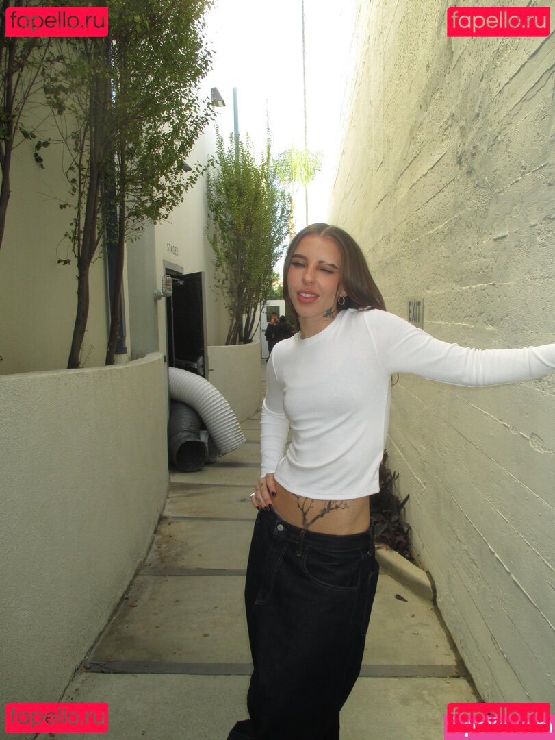 Young Miko / itsyoungmiko / sinacdr Onlyfans Photo Gallery 