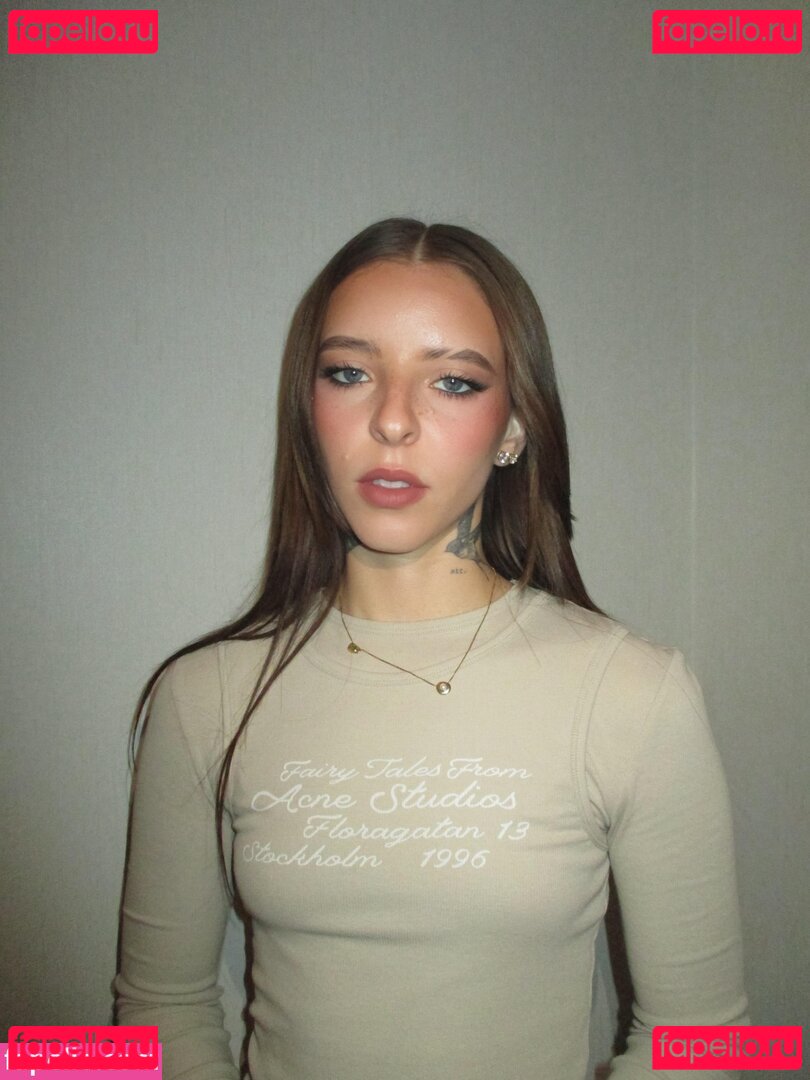 Young Miko / itsyoungmiko / sinacdr Onlyfans Photo Gallery 