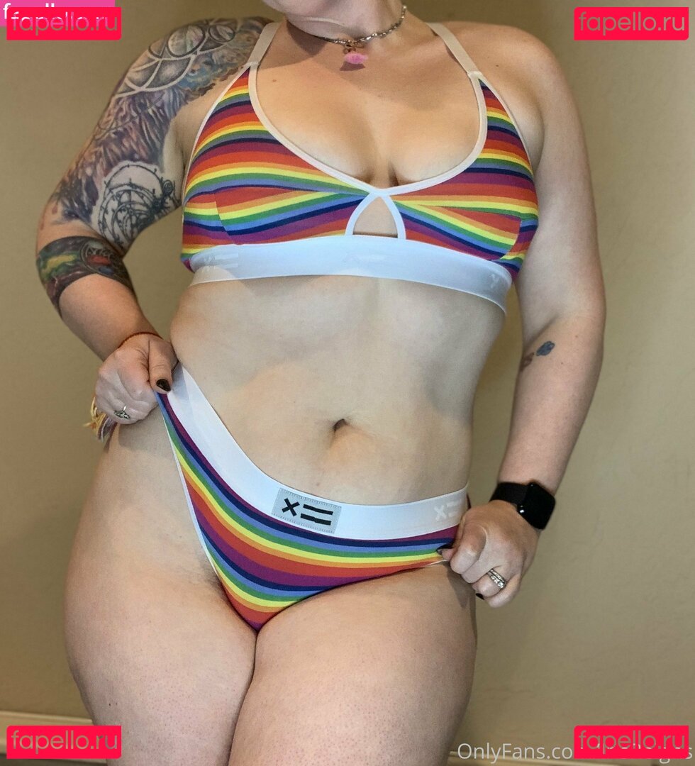 irisreigns / irisreins Onlyfans Photo Gallery 