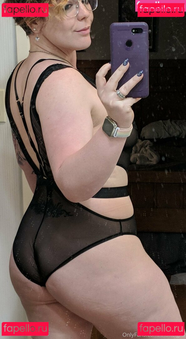 irisreigns / irisreins Onlyfans Photo Gallery 