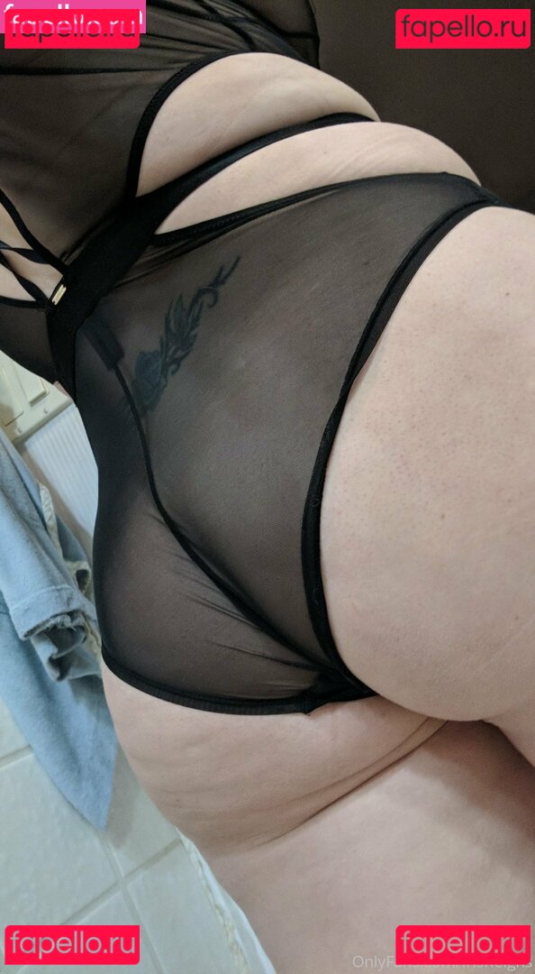 irisreigns / irisreins Nude Onlyfans Photo 51