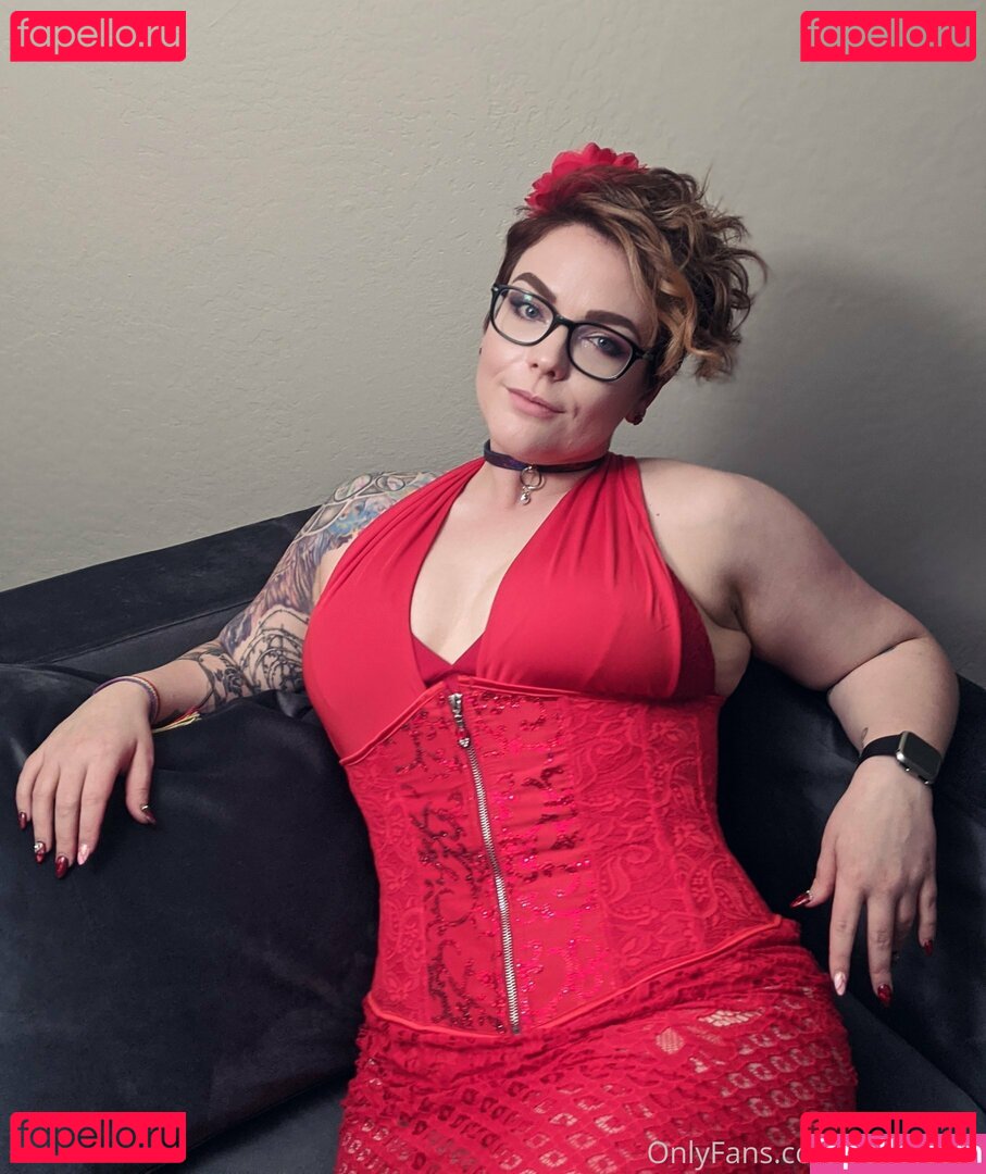 irisreigns / irisreins Onlyfans Photo Gallery 