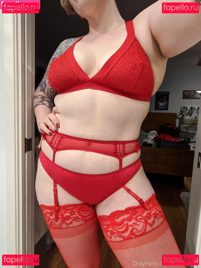 irisreigns / irisreins Onlyfans Photo Gallery 