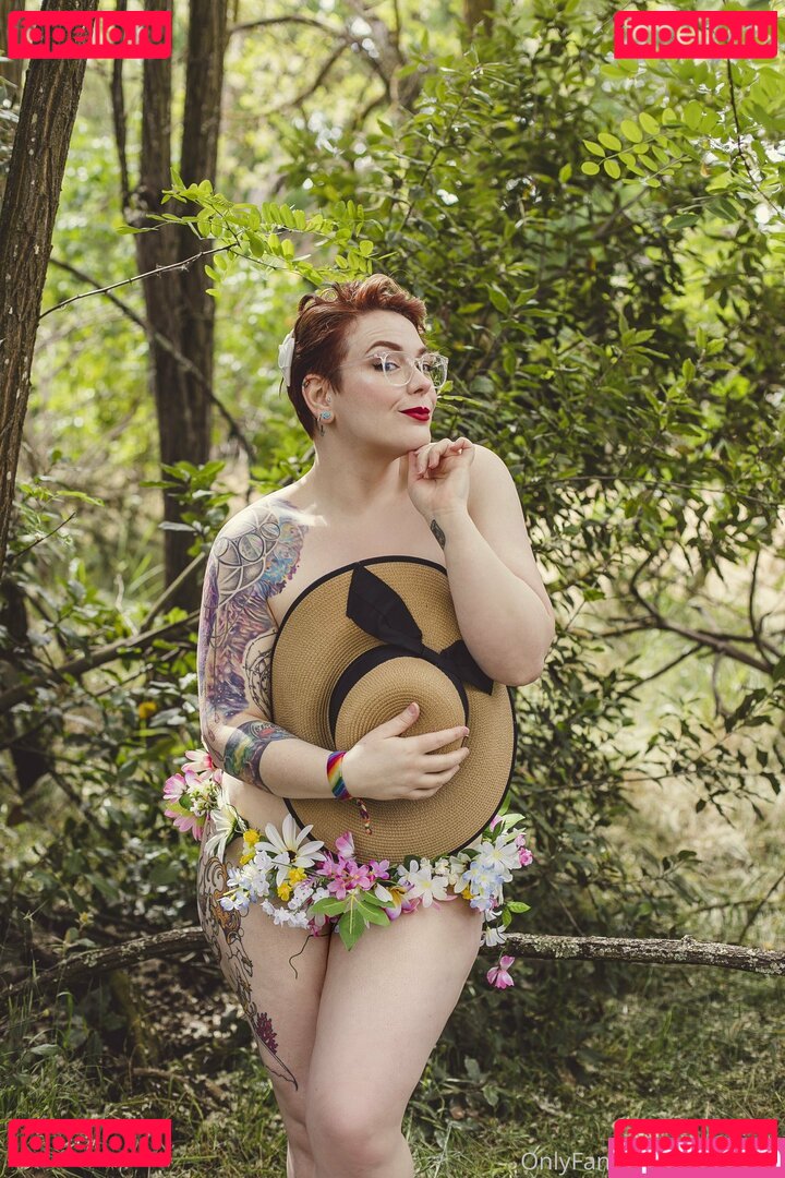 irisreigns / irisreins Onlyfans Photo Gallery 