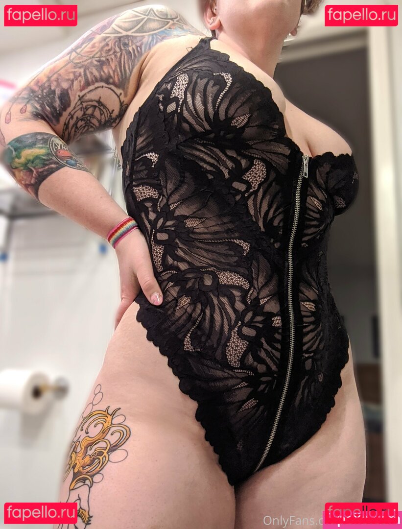 irisreigns / irisreins Onlyfans Photo Gallery 