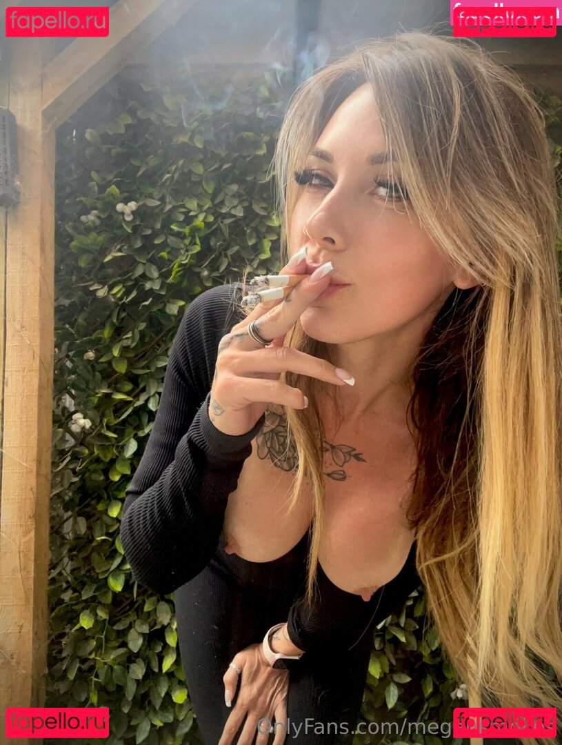 megansmokes / meganstokes Onlyfans Photo Gallery 