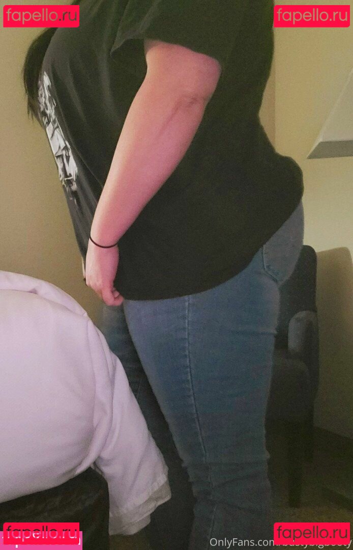 best.bigbooty / bustybigbooty Onlyfans Photo Gallery 