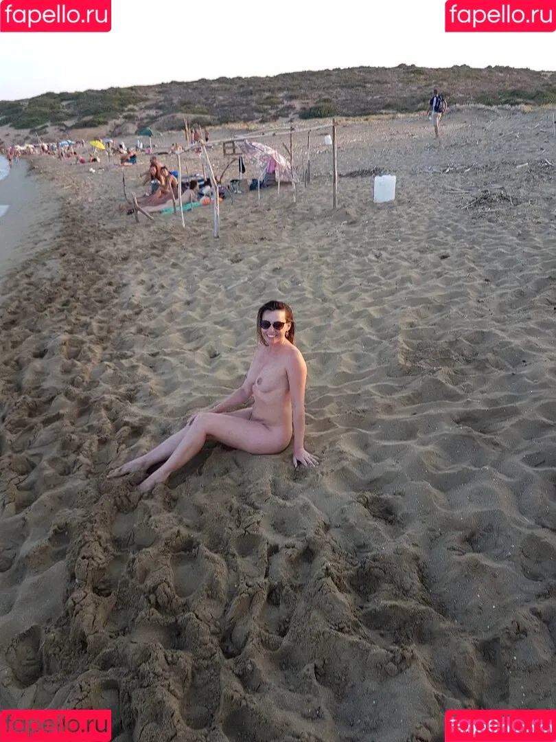 carinamoreschi Onlyfans Photo Gallery 