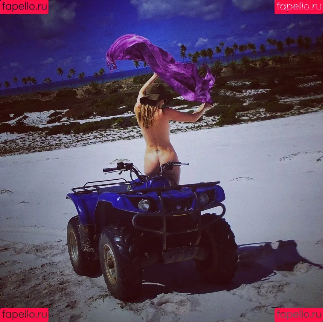carinamoreschi Onlyfans Photo Gallery 