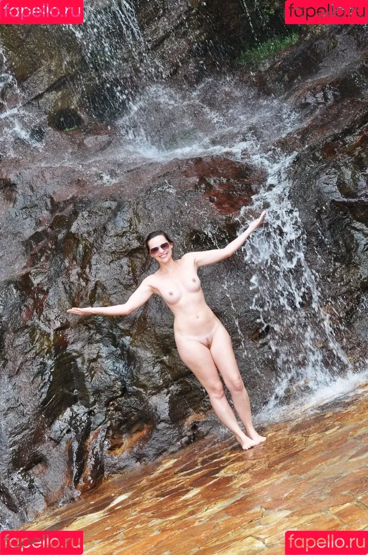 carinamoreschi Onlyfans Photo Gallery 