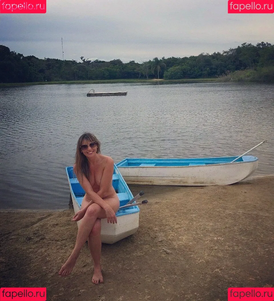 carinamoreschi Onlyfans Photo Gallery 