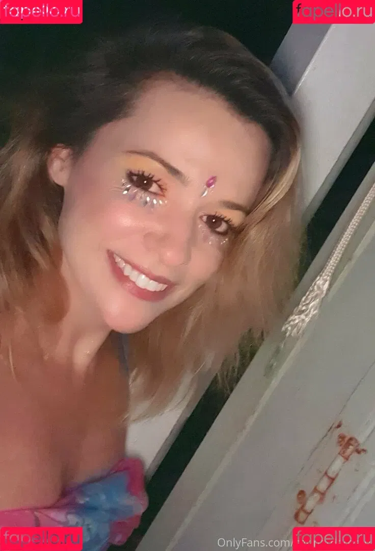 carinamoreschi Onlyfans Photo Gallery 