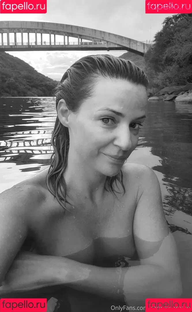 carinamoreschi Onlyfans Photo Gallery 
