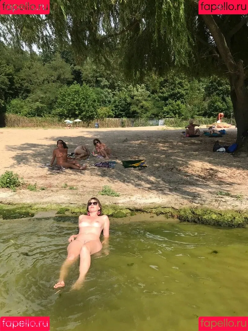 carinamoreschi Onlyfans Photo Gallery 