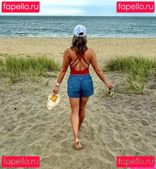 Amanda Balionis Onlyfans Photo Gallery 