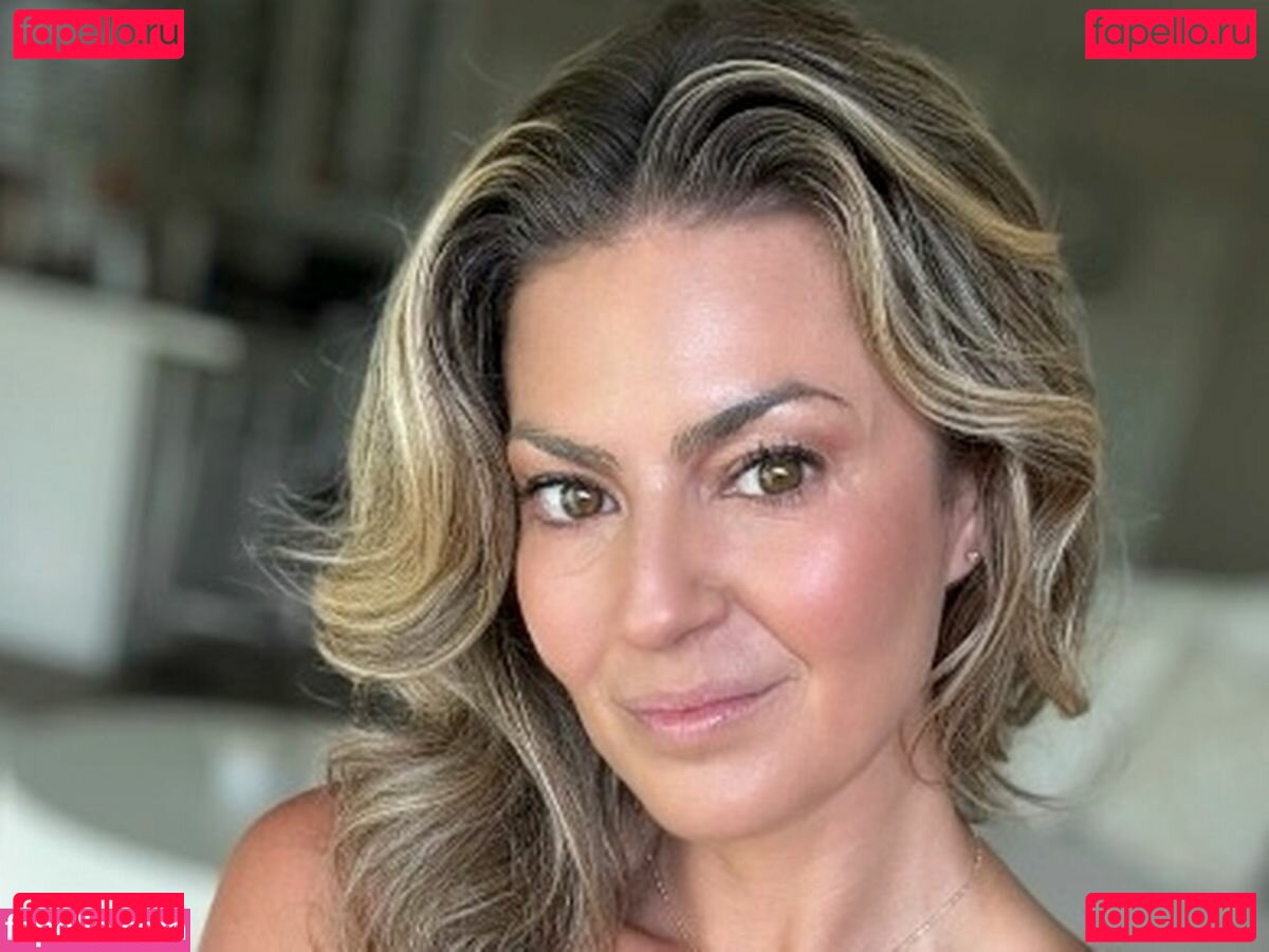 Amanda Balionis Onlyfans Photo Gallery 