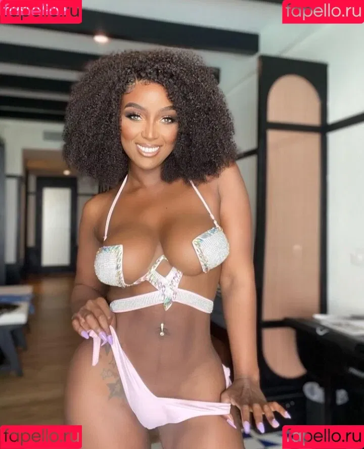 Amara La Negra Onlyfans Photo Gallery 
