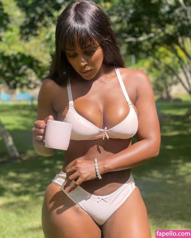 Amara La Negra Onlyfans Photo Gallery 