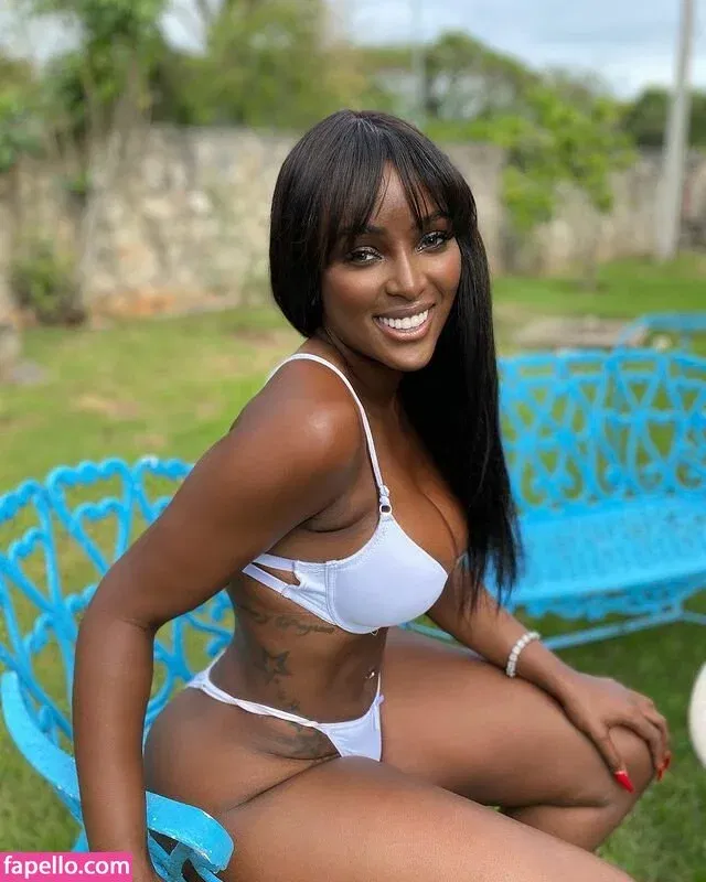Amara La Negra Onlyfans Photo Gallery 