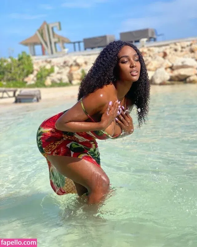 Amara La Negra Onlyfans Photo Gallery 