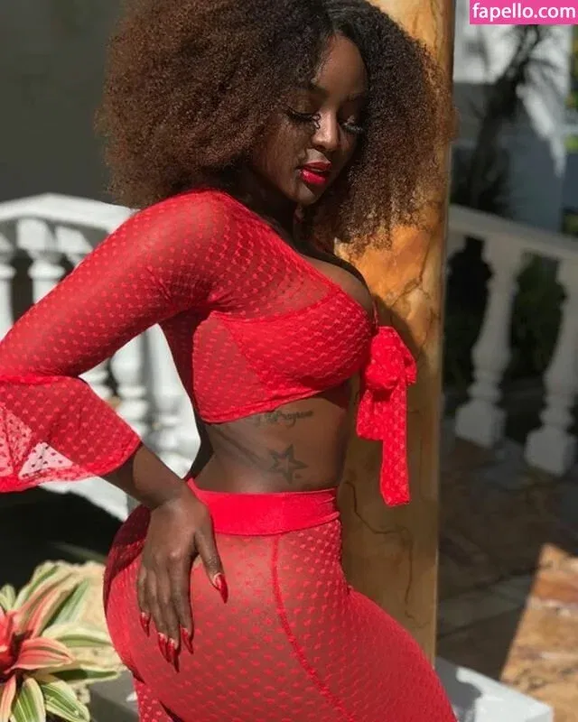 Amara La Negra Onlyfans Photo Gallery 