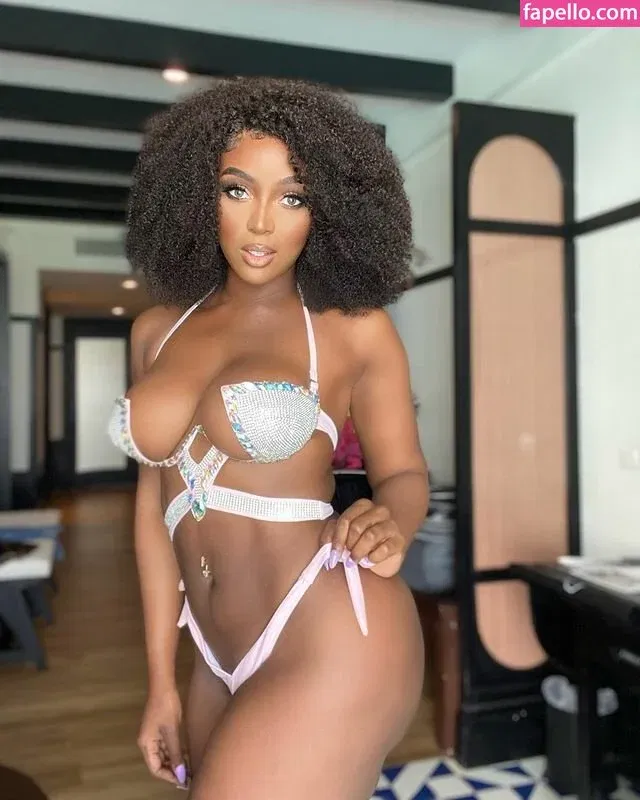 Amara La Negra Onlyfans Photo Gallery 