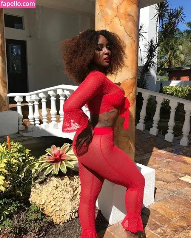 Amara La Negra Onlyfans Photo Gallery 