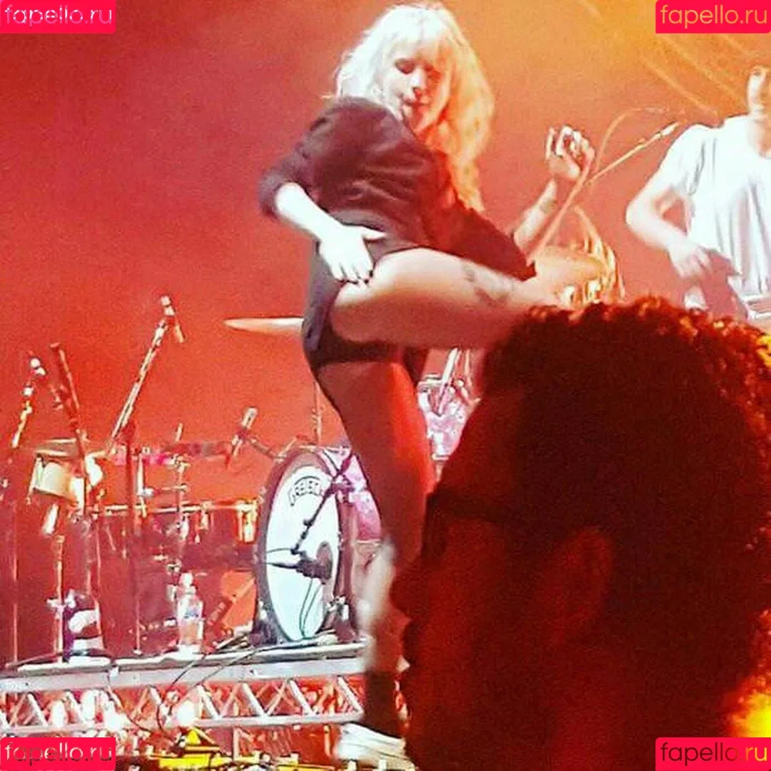 Hayley Williams Onlyfans Photo Gallery 