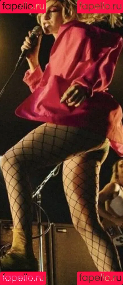Hayley Williams Onlyfans Photo Gallery 