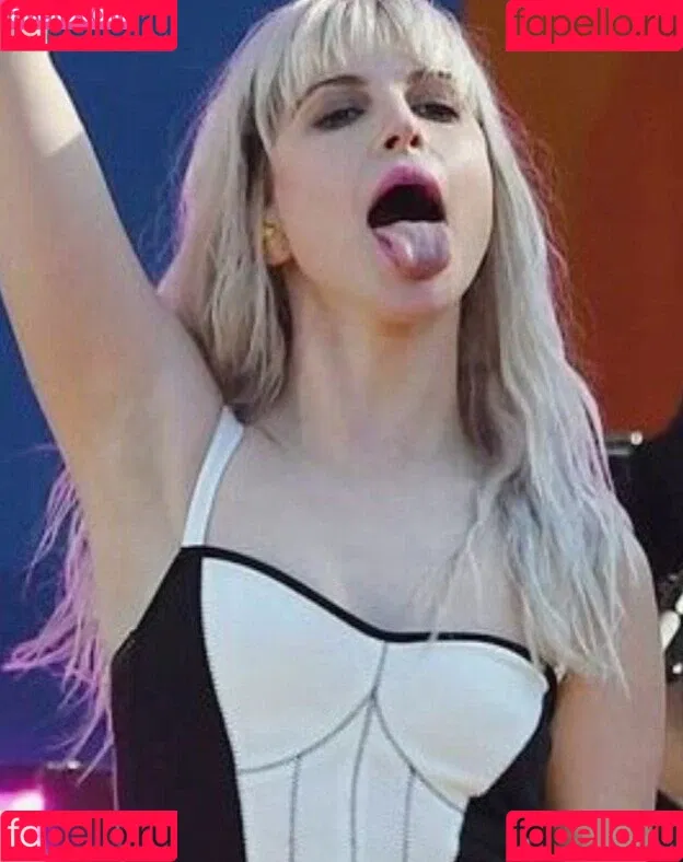 Hayley Williams Onlyfans Photo Gallery 