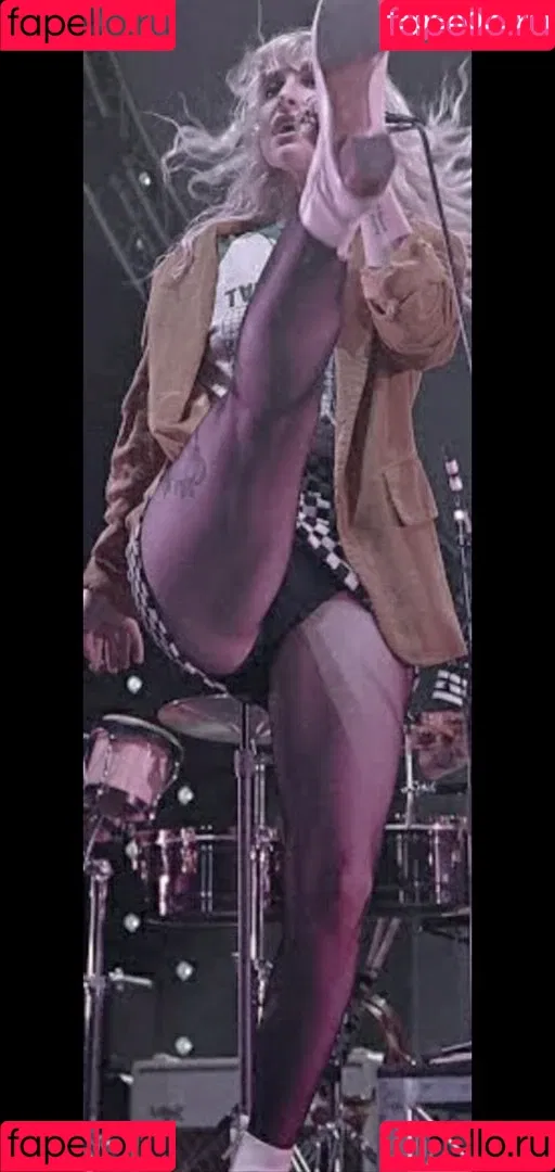 Hayley Williams Onlyfans Photo Gallery 