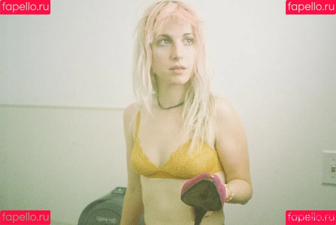 Hayley Williams Onlyfans Photo Gallery 