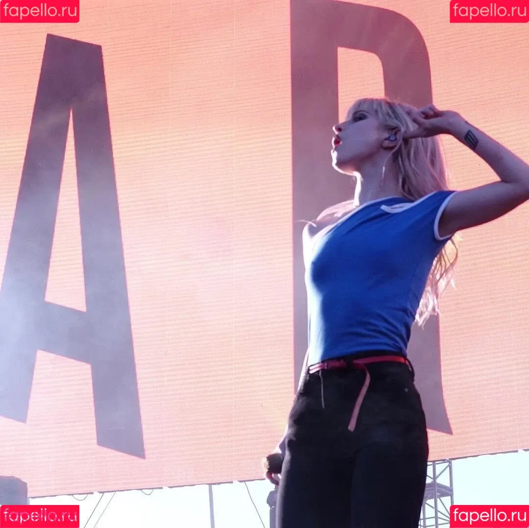 Hayley Williams Onlyfans Photo Gallery 