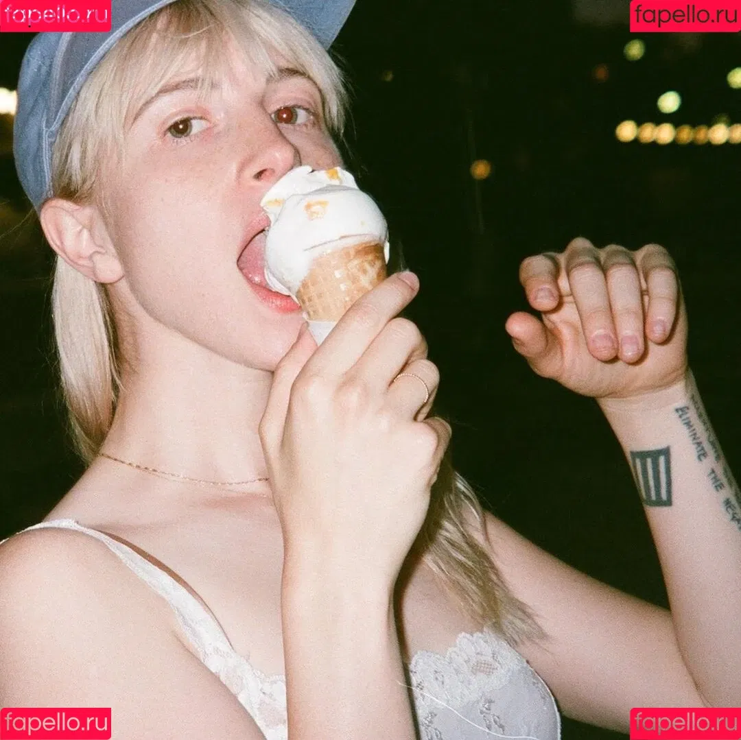 Hayley Williams Onlyfans Photo Gallery 